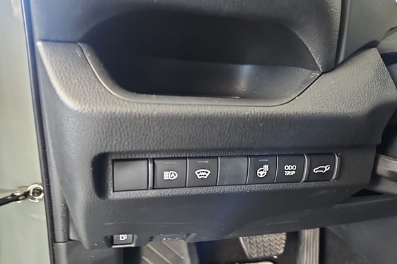 Toyota RAV4 14 of 19