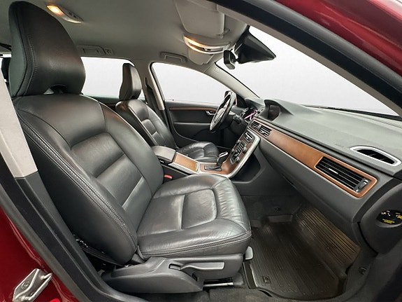Volvo XC70 27 of 30