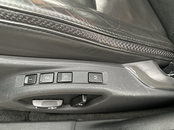 Volvo XC70 12 of 30