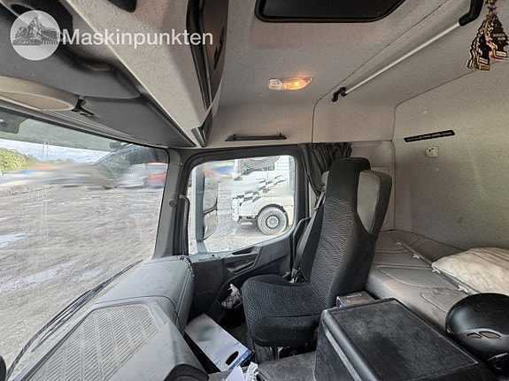 Mercedes-Benz Arocs 6x2 Schaktbil 11 of 27