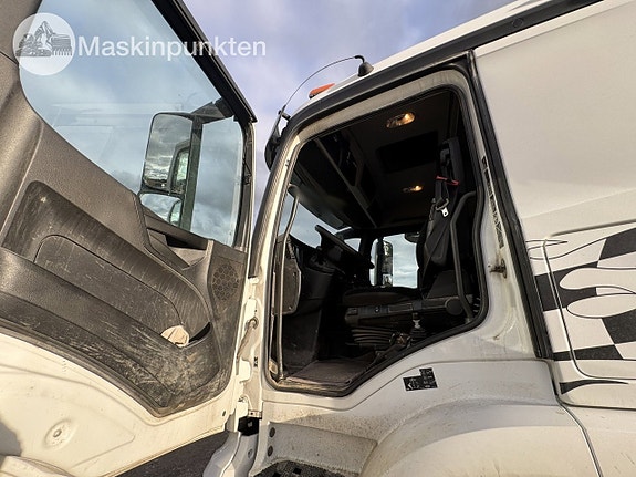 Mercedes-Benz Arocs 6x2 Schaktbil 7 of 27