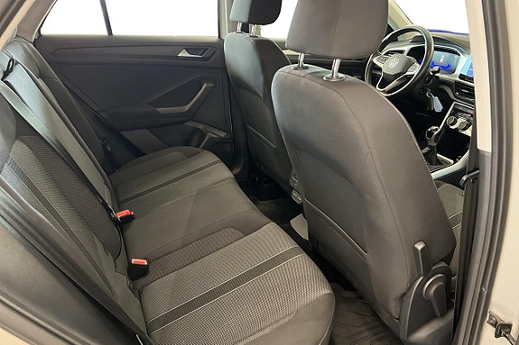 Volkswagen T-Roc 15 of 23