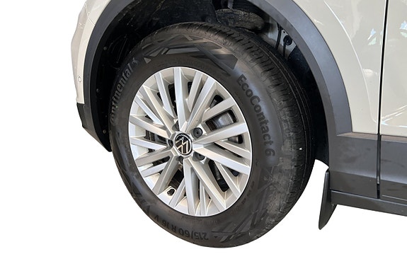 Volkswagen T-Roc 18 of 23