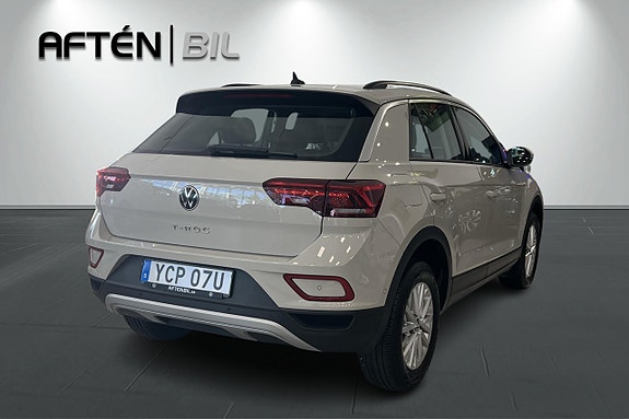 Volkswagen T-Roc 10 of 23