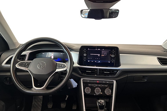 Volkswagen T-Roc 11 of 23