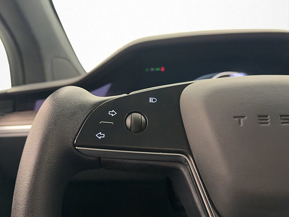 Tesla Model X 20 of 30