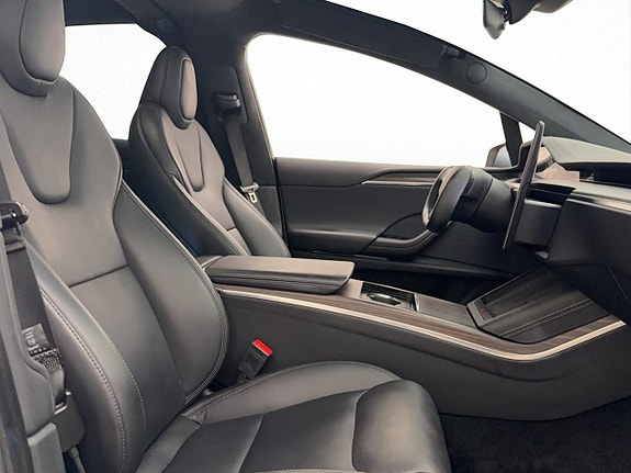 Tesla Model X 24 of 30