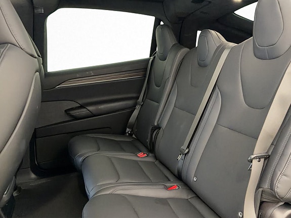 Tesla Model X 23 of 30