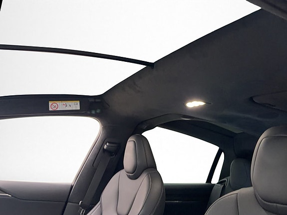 Tesla Model X 18 of 30