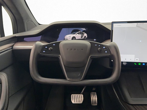Tesla Model X 21 of 30