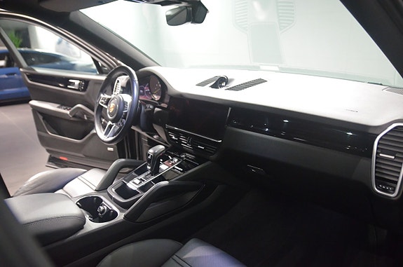 Porsche Cayenne Coupe 13 of 21
