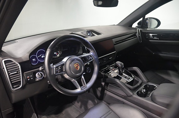 Porsche Cayenne Coupe 12 of 21