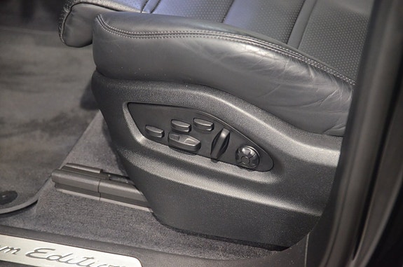 Porsche Cayenne Coupe 21 of 21