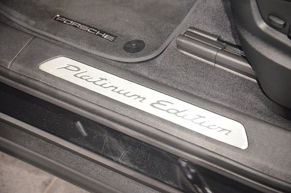Porsche Cayenne Coupe 20 of 21