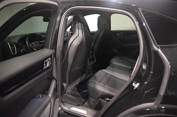 Porsche Cayenne Coupe 14 of 21
