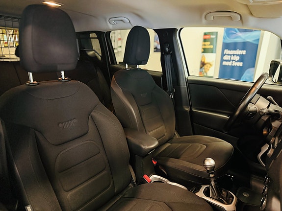 Jeep Renegade 22 of 22