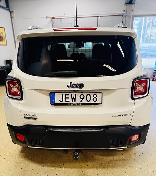 Jeep Renegade 7 of 22