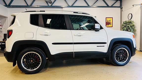 Jeep Renegade 10 of 22