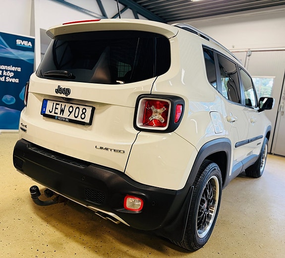 Jeep Renegade 9 of 22