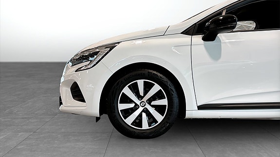 Renault Clio 9 of 12