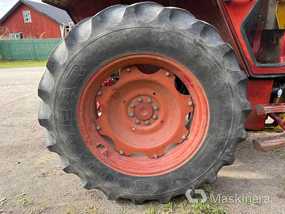 Traktor Volvo BM 2254 med lastare 18 of 27
