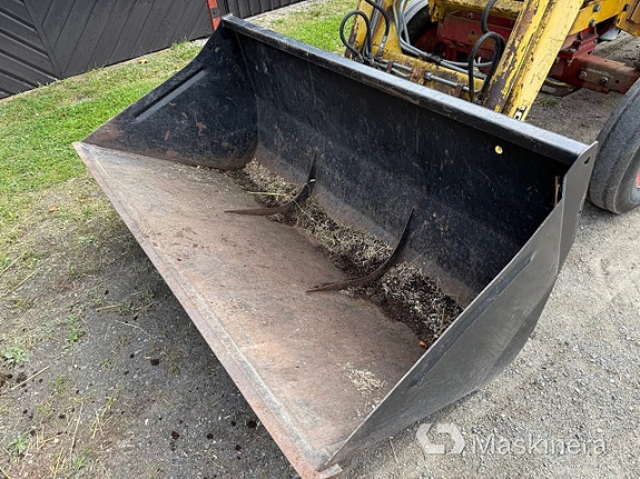 Traktor Volvo BM 2254 med lastare 24 of 27