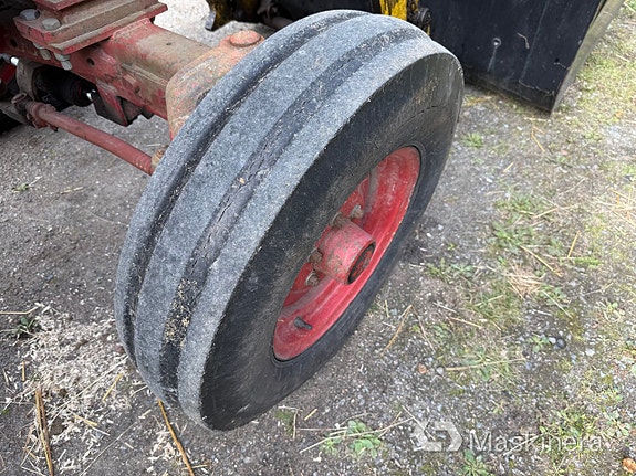 Traktor Volvo BM 2254 med lastare 17 of 27