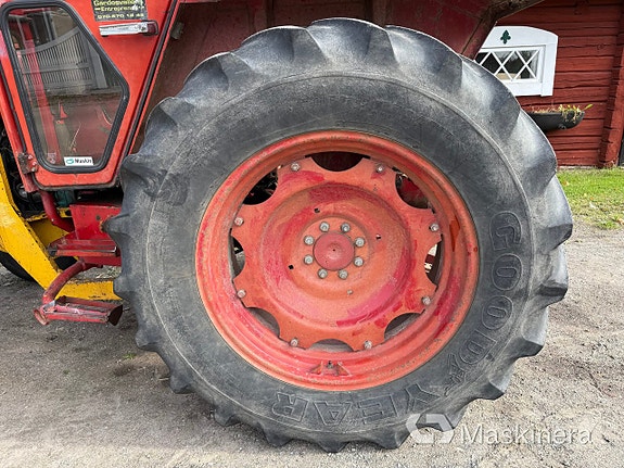 Traktor Volvo BM 2254 med lastare 12 of 27