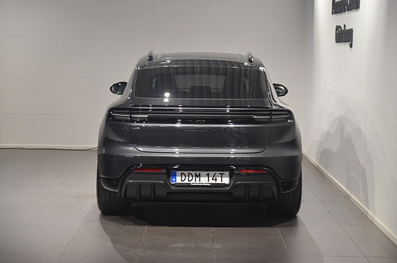 Porsche Macan GTS 7 of 23