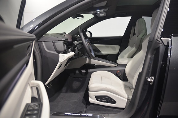 Porsche Macan GTS 10 of 23
