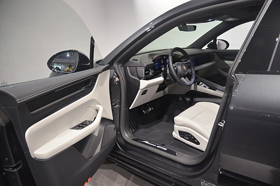 Porsche Macan GTS 9 of 23