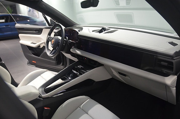 Porsche Macan GTS 13 of 23