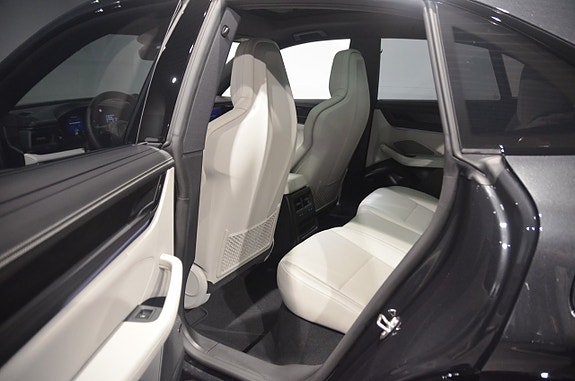 Porsche Macan GTS 14 of 23
