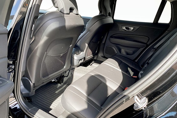 Volvo V60 Cross Country 8 of 9