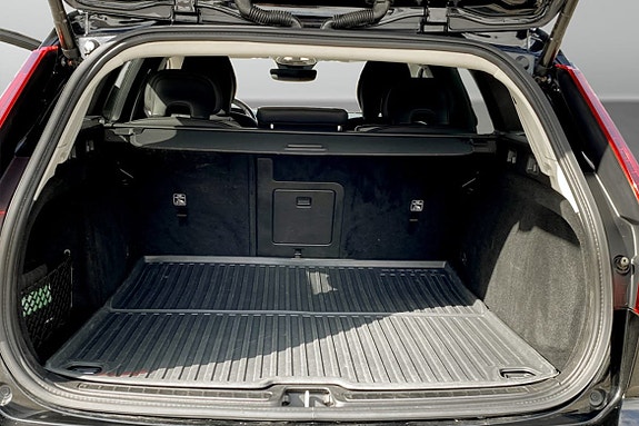Volvo V60 Cross Country 9 of 9