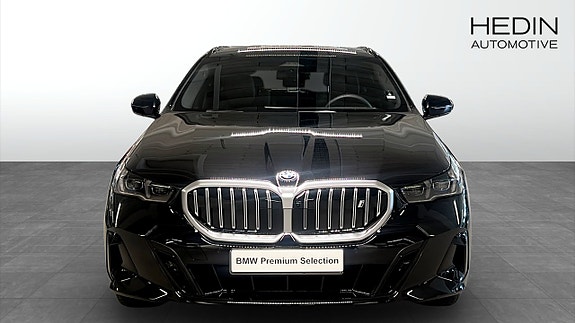BMW i5 7 of 8