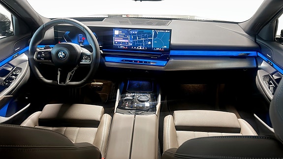 BMW i5 4 of 8