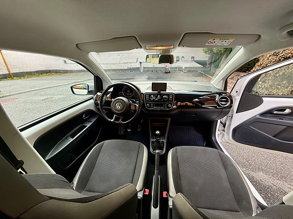 Volkswagen UP! 9 of 9