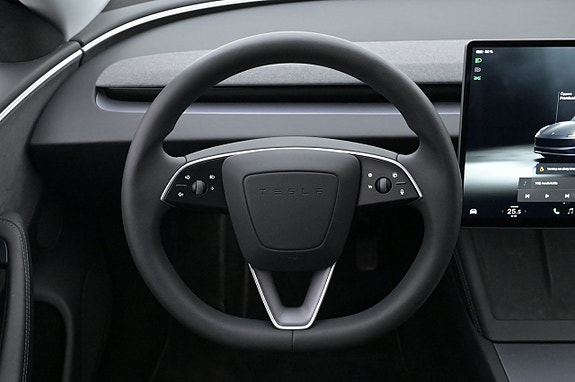 Tesla Model 3 7 of 27