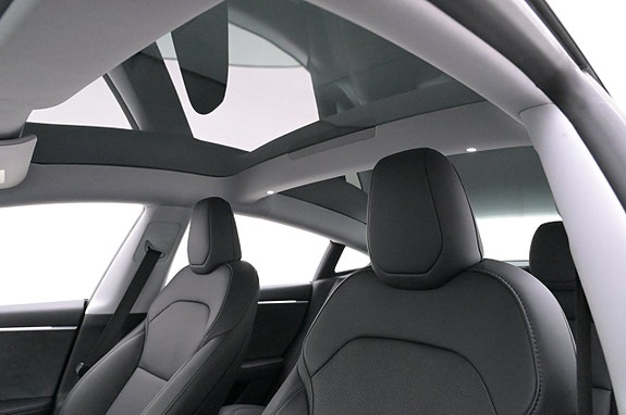 Tesla Model 3 20 of 27