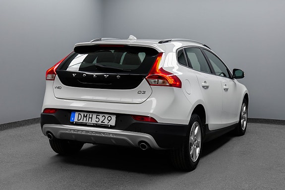 Volvo V40 Cross Country 7 of 24