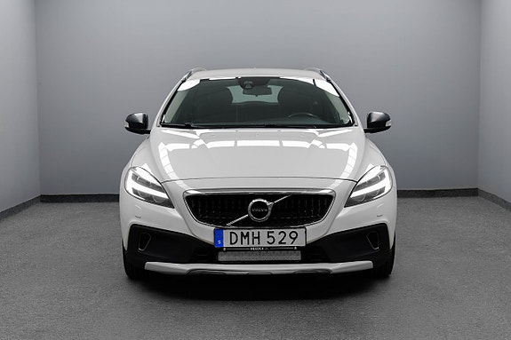 Volvo V40 Cross Country 3 of 24