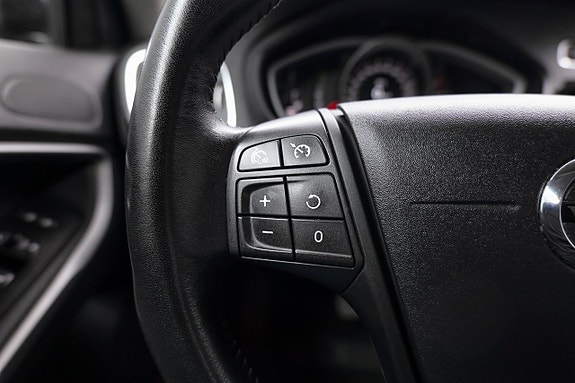 Volvo V40 Cross Country 12 of 24