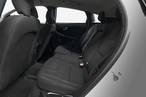 Volvo V40 Cross Country 10 of 24