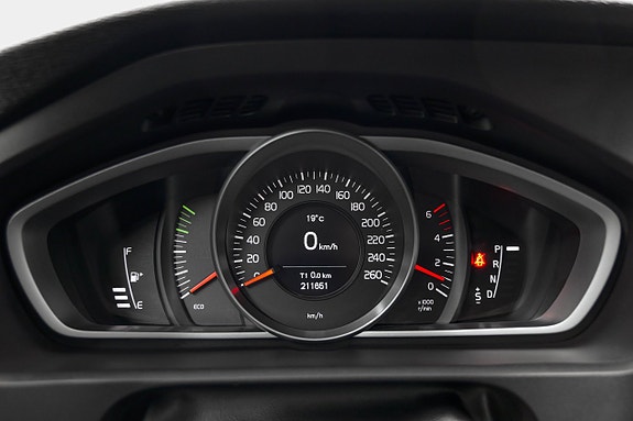 Volvo V40 Cross Country 13 of 24