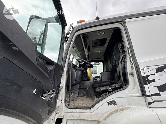 Mercedes-Benz Arocs 6x2 Schaktbil 11 of 27