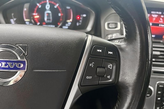Volvo XC60 12 of 20
