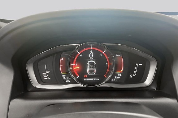 Volvo XC60 13 of 20
