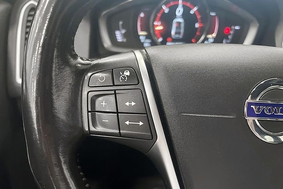 Volvo XC60 11 of 20