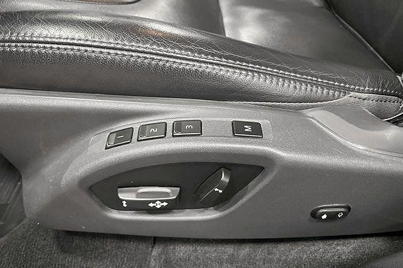 Volvo XC60 15 of 20